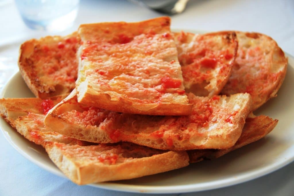 Local dishes in Barcelona, Pan con tomate