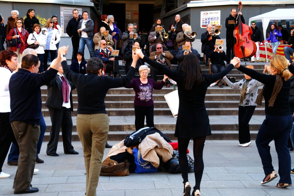 Sardana,traditional dance show,Things to do in Barcelona