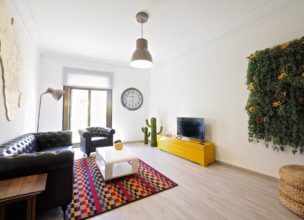 Top 3 applications for renting a room in Barcelona